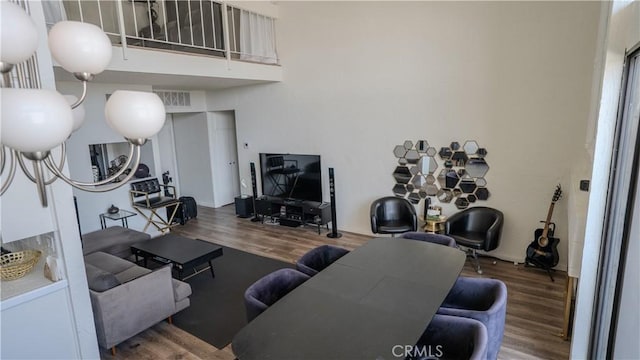 5310 Zelzah Ave Unit 312, Encino, CA 91316 - living room with wood finished floors