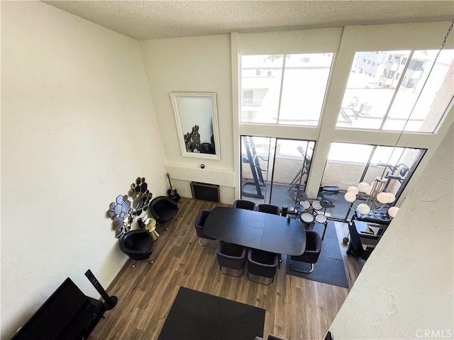 5310 Zelzah Ave Unit 312, Encino, CA 91316 - office area with wood finished floors and a textured ceiling