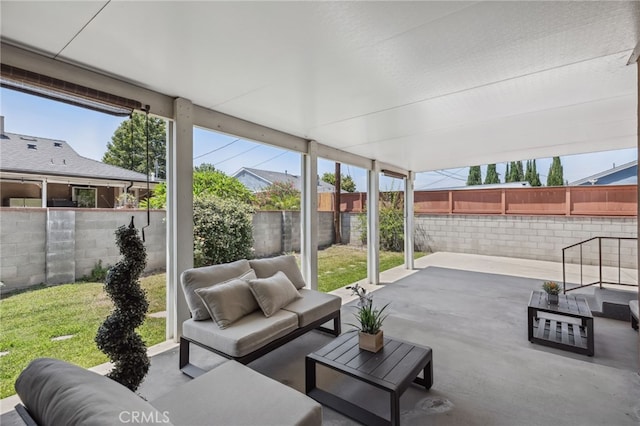 6515 Amigo Ave, Reseda, CA 91335 - sunroom featuring an outdoor living space