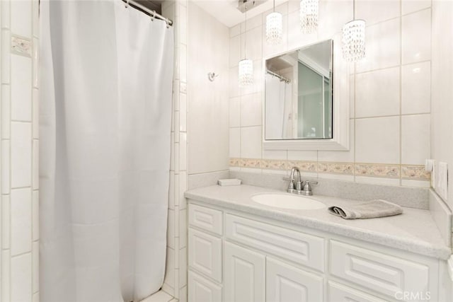 18310 Canon St, Devore, CA 92407 - bathroom with vanity and curtained shower