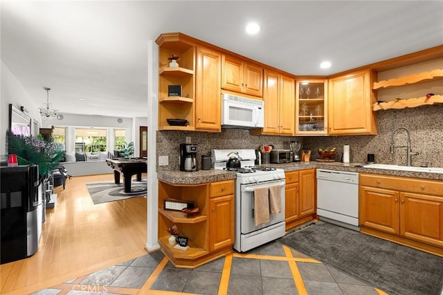 22900 Hatteras St, Woodland Hills, CA 91367 - photo 37