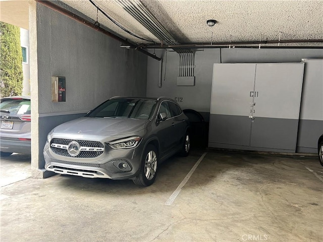 972 Larrabee St Unit 119, West Hollywood, CA 90069 - parking deck with a textured wall