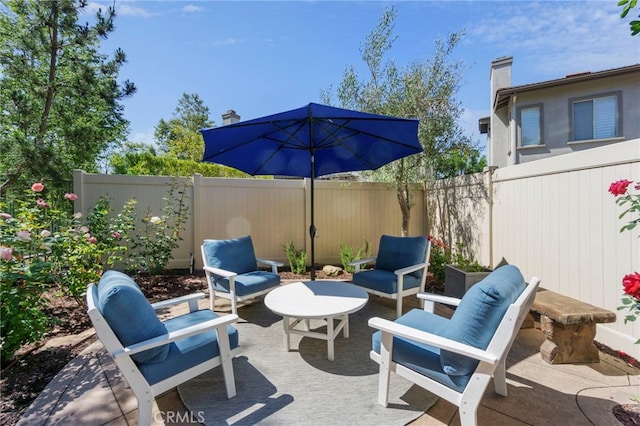 22 Brassie Ln, Coto De Caza, CA 92679 - fenced backyard with a patio and outdoor lounge area