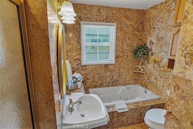5525 Costello Ave, Sherman Oaks, CA 91401 - full bath featuring a tub with jets and a sink