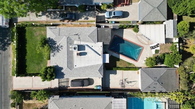 5525 Costello Ave, Sherman Oaks, CA 91401 - drone / aerial view of a pool area
