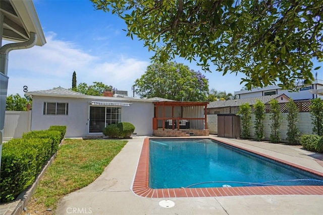 5525 Costello Ave, Sherman Oaks, CA 91401 - view of pool with a fenced backyard