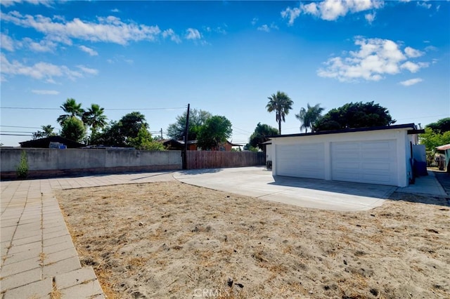3310 Mangum St, Baldwin Park, CA 91706 - view of yard with a detached garage
