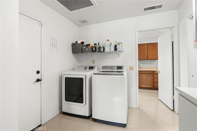 886 Lynn Ln, Chico, CA 95926 - washroom with washer and dryer