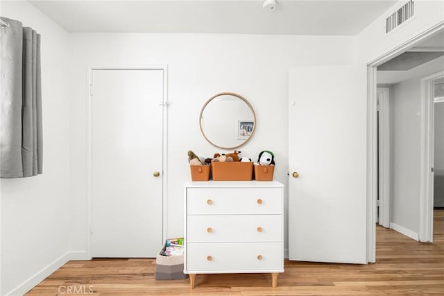 886 Lynn Ln, Chico, CA 95926 - bedroom with light wood-style flooring