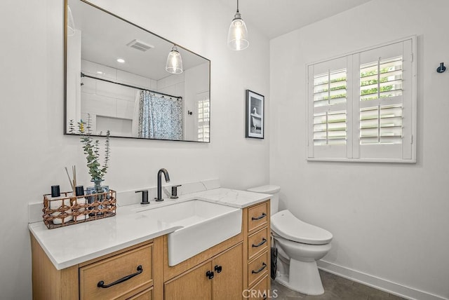8213 Strub Ave, Whittier, CA 90602 - full bath featuring vanity and curtained shower
