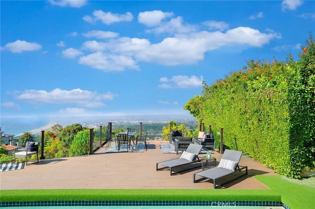 952 Via Del Monte, Palos Verdes Estates, CA 90274 - view of home's community featuring a patio area