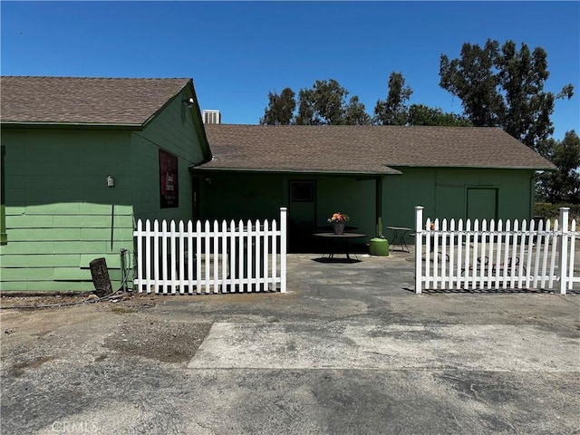 7544 Cutting Ave, Orland, CA 95963 - property entrance with roof with shingles