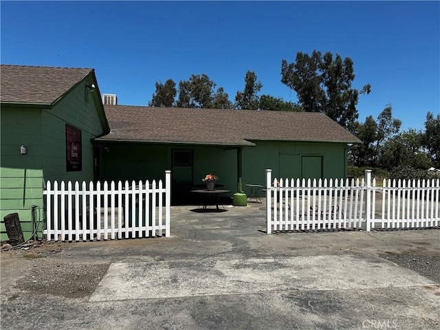 7544 Cutting Ave, Orland, CA 95963 - view of front of home with a shingled roof