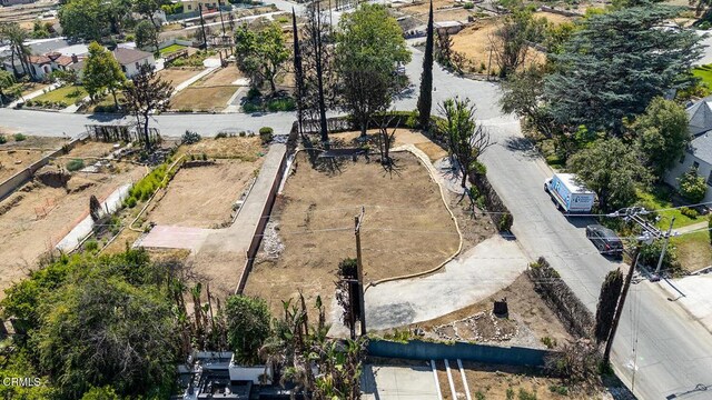1068 Dolores Dr, Altadena, CA 91001 - photo 5