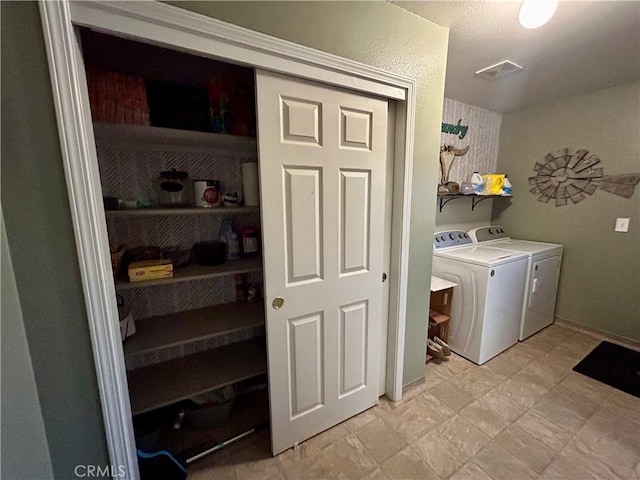 42445 Deep Forest Dr, Coarsegold, CA 93614 - laundry area featuring washing machine and dryer