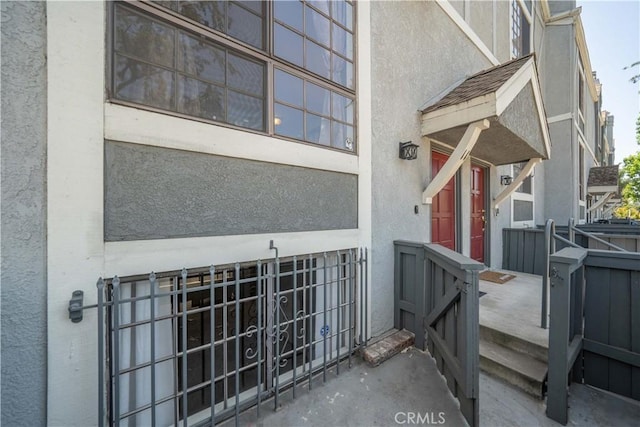 18100 Burbank Blvd Unit 11, Tarzana, CA 91356 - view of exterior entry with stucco siding