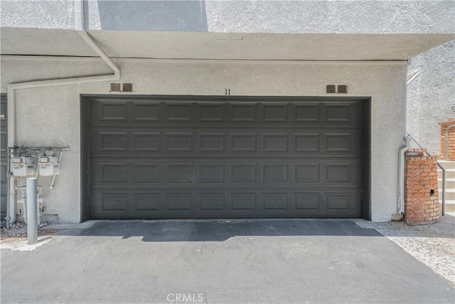 18100 Burbank Blvd Unit 11, Tarzana, CA 91356 - garage featuring driveway
