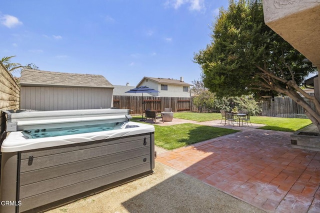3051 Ketch Pl, Oxnard, CA 93035 - fenced backyard featuring a hot tub and a patio