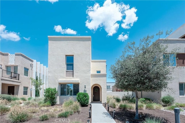 143 Interval, Irvine, CA 92618 - modern home featuring stucco siding