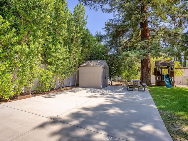 3828 2nd Ave, La Crescenta, CA 91214 - view of patio / terrace featuring a shed and a playground