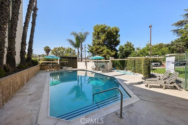 5885 El Cajon Blvd Unit 105, San Diego, CA 92115 - community pool with a patio area