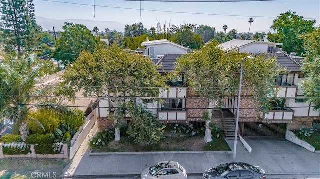 6250 Fulton Ave Unit 104, Van Nuys, CA 91401 - view of building exterior with stairs