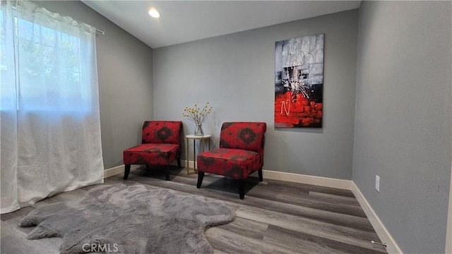 2108 Raleigh Ave, Costa Mesa, CA 92627 - living area featuring wood finished floors and recessed lighting