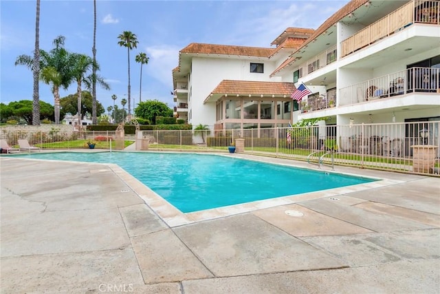 2501 S El Camino Real Unit 310, San Clemente, CA 92672 - community pool with a patio