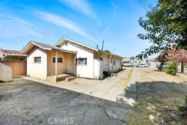 11156 S Grevillea Ave, Hawthorne, CA 90304 - view of front of property with stucco siding