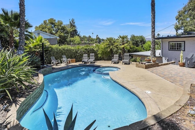 1001 Ontario St, Escondido, CA 92025 - view of swimming pool with a patio and a pool with connected hot tub