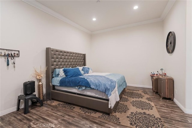 2461 Santa Ana N, Los Angeles, CA 90059 - bedroom featuring wood finished floors, ornamental molding, and recessed lighting
