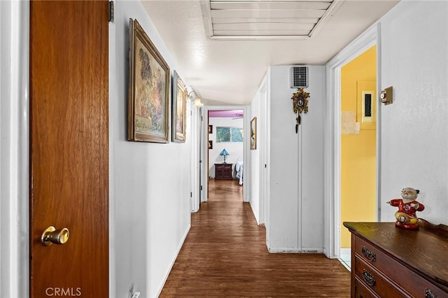 603 Reed Park Dr, Chico, CA 95926 - hall featuring dark wood-style floors and baseboards