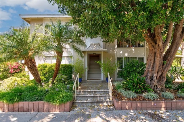 922 Avenida Majorca Unit O, Laguna Woods, CA 92637 - obstructed view of property with stucco siding