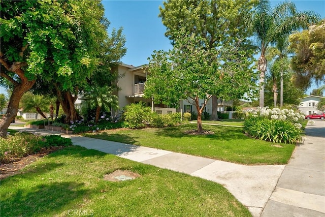922 Avenida Majorca Unit O, Laguna Woods, CA 92637 - view of home's community with a yard
