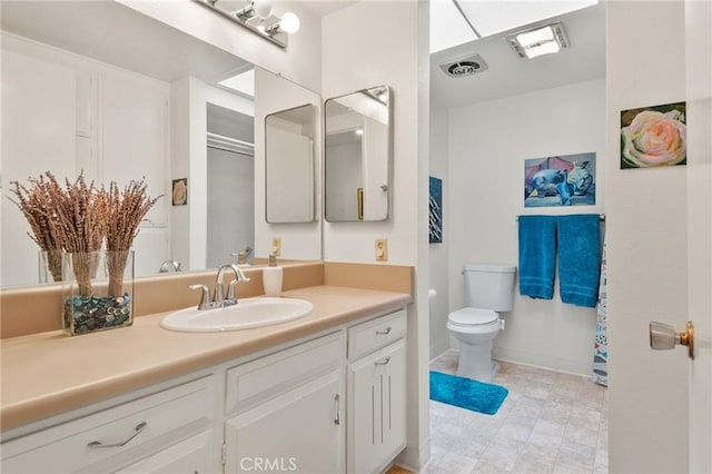 922 Avenida Majorca Unit O, Laguna Woods, CA 92637 - bathroom with vanity and toilet