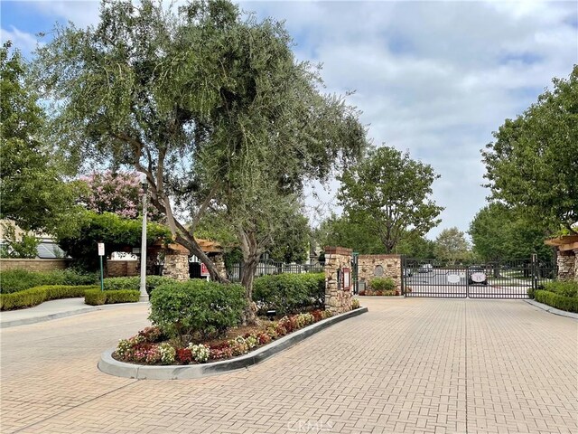 8656 Harvest Pl, Rancho Cucamonga, CA 91730 - view of home's community with a gate