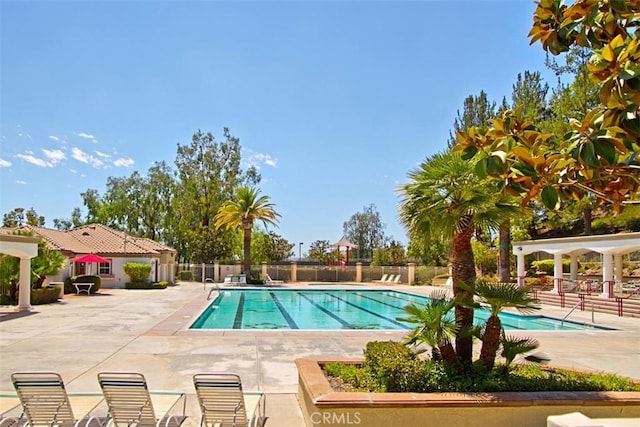 41791 Corte Lara, Temecula, CA 92592 - community pool with a patio