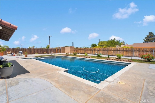 19678 Red Feather Rd, Apple Valley, CA 92307 - view of pool featuring a patio and a fenced backyard