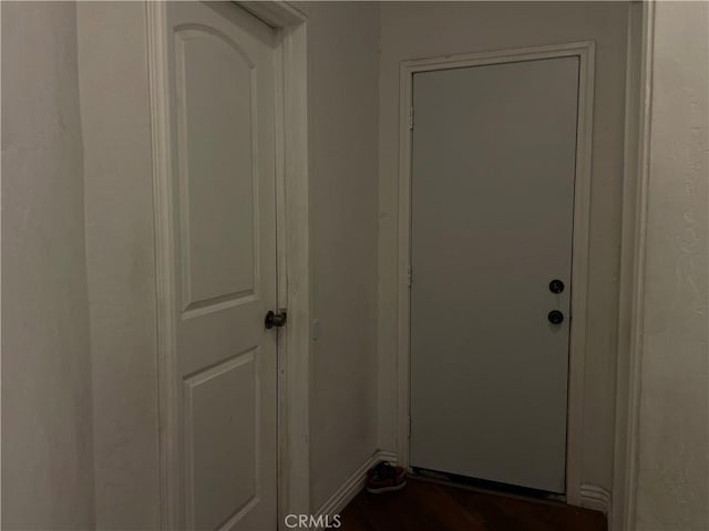 1012 Feliz Dr, Bakersfield, CA 93307 - view of entryway