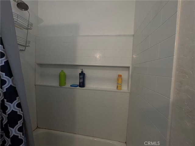 1012 Feliz Dr, Bakersfield, CA 93307 - bathroom featuring shower / bathtub combination with curtain