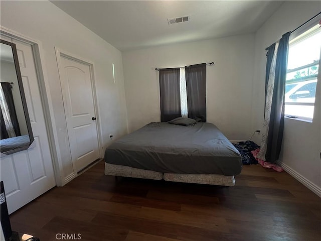 1012 Feliz Dr, Bakersfield, CA 93307 - bedroom featuring wood finished floors