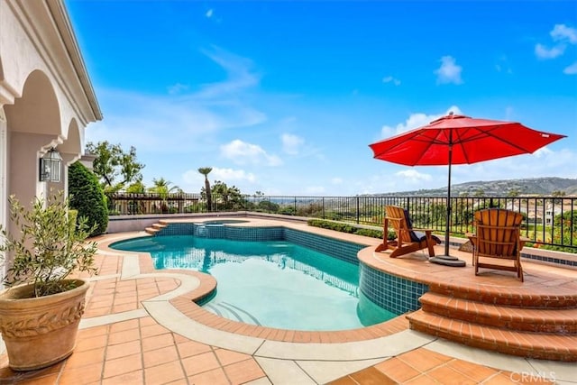 5 Marbella, Dana Point, CA 92629 - view of pool featuring a fenced backyard, a pool with connected hot tub, and a patio area
