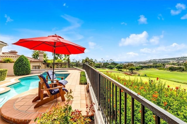 5 Marbella, Dana Point, CA 92629 - view of swimming pool featuring a hot tub, golf course view, and a fenced backyard