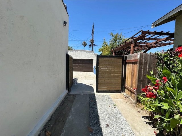 1253 W 65th St, Los Angeles, CA 90044 - view of gate