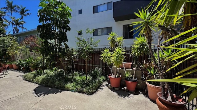 645 Westmount Dr Unit 211, West Hollywood, CA 90069 - photo 29