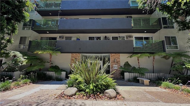645 Westmount Dr Unit 211, West Hollywood, CA 90069 - photo 2