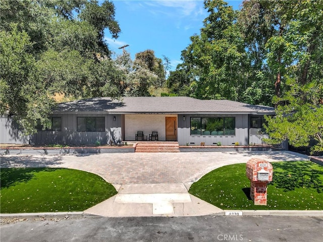 4830 Hasekian Dr, Tarzana, CA 91356 - photo 2