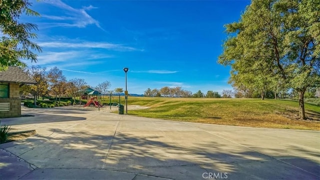 22669 Pamplico Dr, Saugus, CA 91350 - view of property's community featuring a yard