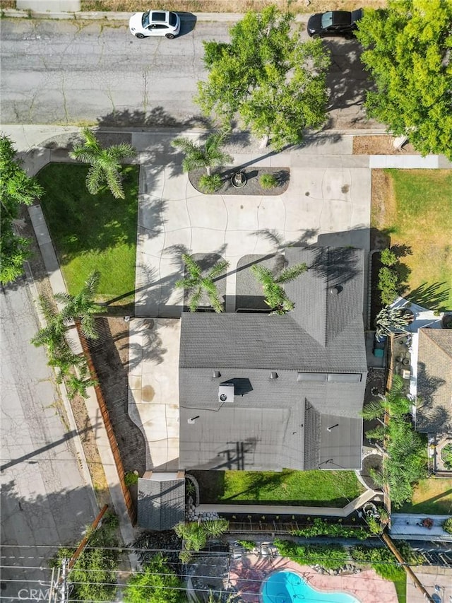 604 Sequoia St, San Bernardino, CA 92407 - aerial view of a pool