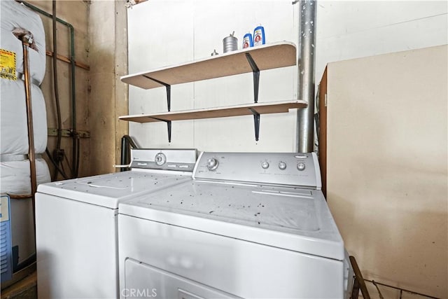 631 N Evergreen St, Burbank, CA 91505 - laundry area with washer and dryer